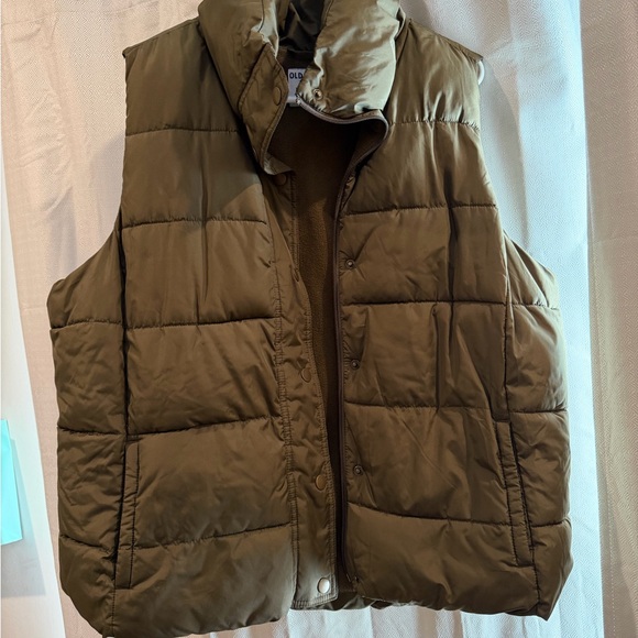 Old Navy Jackets & Blazers - Old Navy Olive Green Quilted Puffer Vest